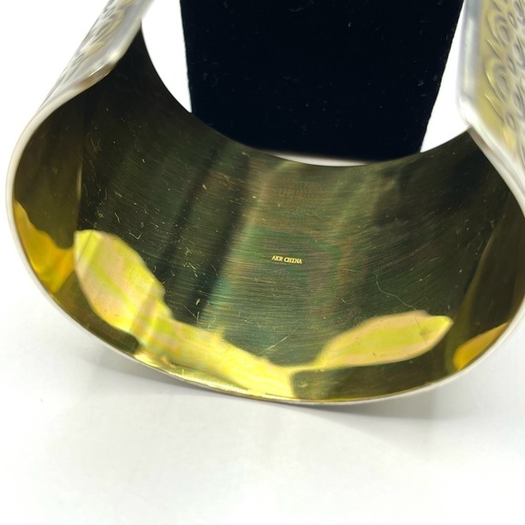 Vintage Amy Khan Russel Gold Tone Etched Cuff Bracelet Hunting Scene Deer Lion - Picture 11 of 14